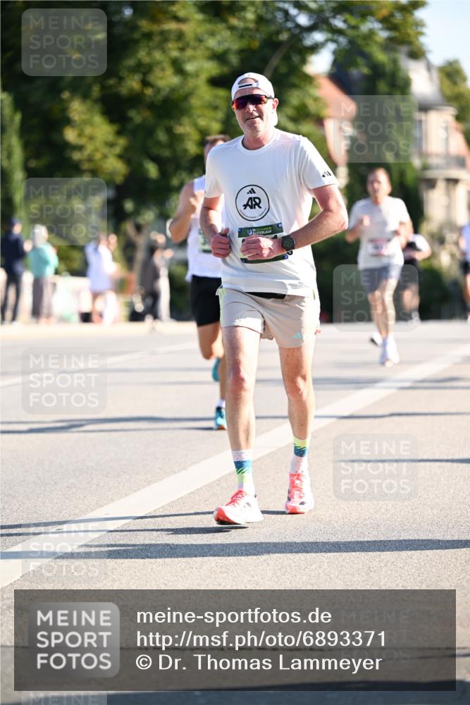 01.09.2024 - BARMER Alsterlauf Dr. Thomas Lammeyer http://msf.ph/oto/6893371 01.09.2024 09:27:22 Laufen  meine-sportfotos.de