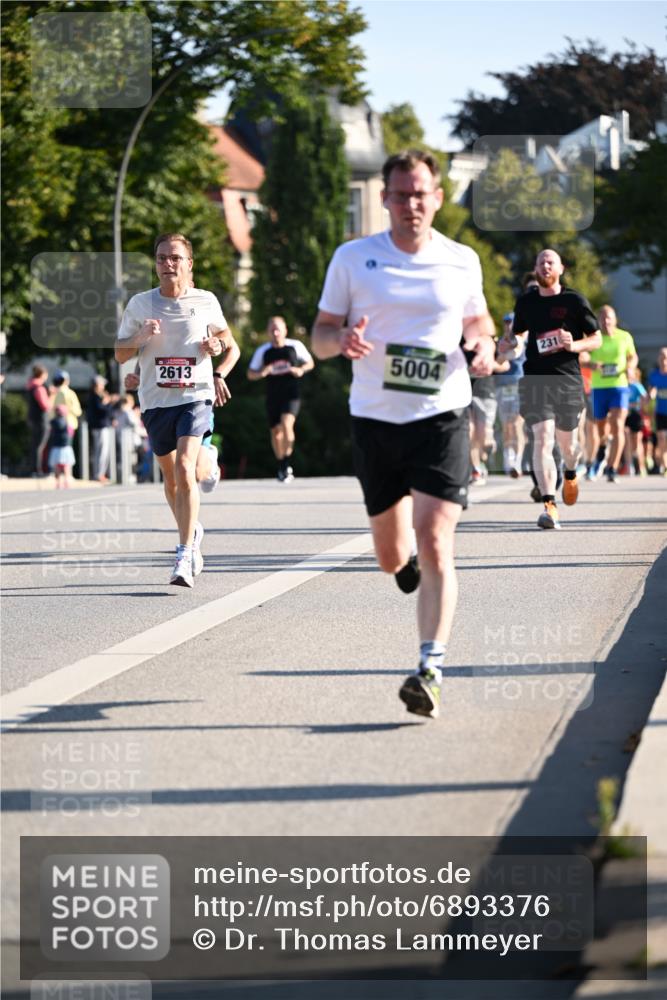 01.09.2024 - BARMER Alsterlauf Dr. Thomas Lammeyer http://msf.ph/oto/6893376 01.09.2024 09:27:23 Laufen 2613, 231, 5004 meine-sportfotos.de