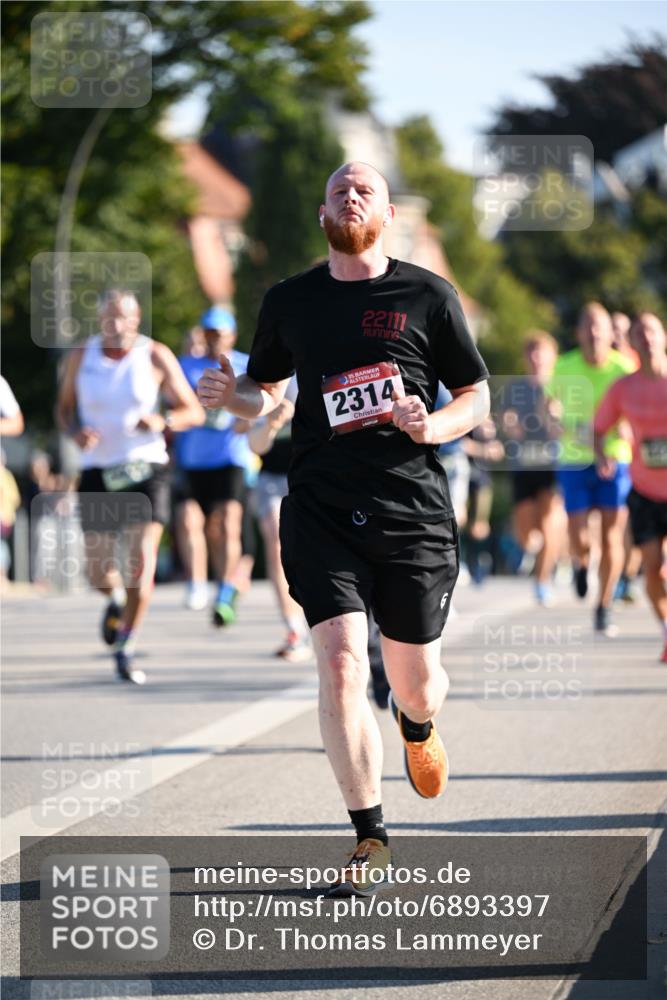 01.09.2024 - BARMER Alsterlauf Dr. Thomas Lammeyer http://msf.ph/oto/6893397 01.09.2024 09:27:26 Laufen 22111, 35, 2314 meine-sportfotos.de