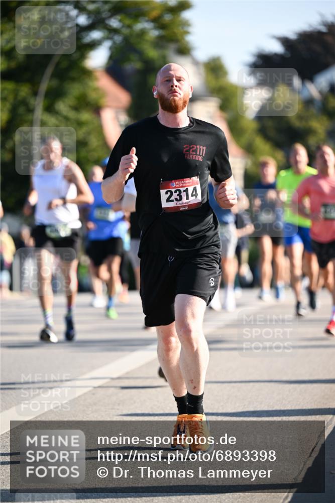 01.09.2024 - BARMER Alsterlauf Dr. Thomas Lammeyer http://msf.ph/oto/6893398 01.09.2024 09:27:27 Laufen 22111, 35, 2314 meine-sportfotos.de