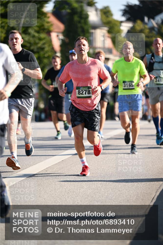 01.09.2024 - BARMER Alsterlauf Dr. Thomas Lammeyer http://msf.ph/oto/6893410 01.09.2024 09:27:28 Laufen 8278, 3165, 2411 meine-sportfotos.de