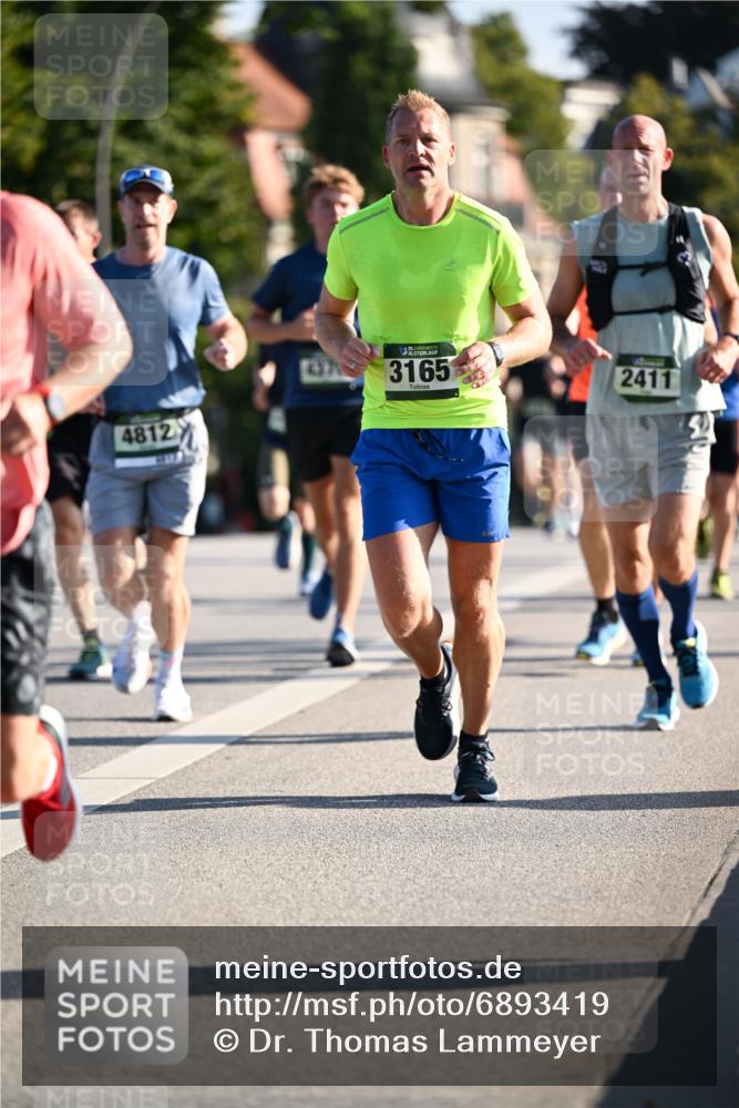 01.09.2024 - BARMER Alsterlauf Dr. Thomas Lammeyer http://msf.ph/oto/6893419 01.09.2024 09:27:30 Laufen 4812, 6378, 135, 3165, 2411 meine-sportfotos.de