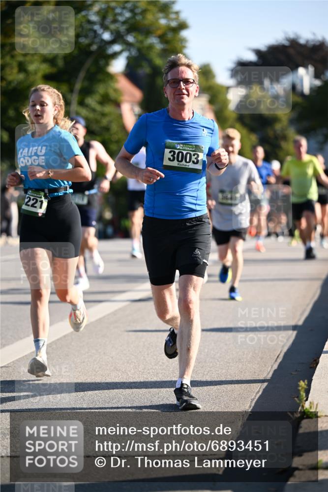 01.09.2024 - BARMER Alsterlauf Dr. Thomas Lammeyer http://msf.ph/oto/6893451 01.09.2024 09:27:36 Laufen 35, 3003, 221 meine-sportfotos.de