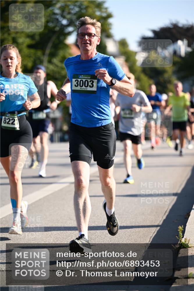 01.09.2024 - BARMER Alsterlauf Dr. Thomas Lammeyer http://msf.ph/oto/6893453 01.09.2024 09:27:36 Laufen 35, 3003, 822 meine-sportfotos.de
