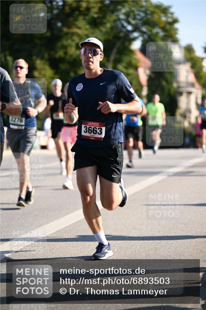 01.09.2024 - BARMER Alsterlauf Dr. Thomas Lammeyer http://msf.ph/oto/6893503 01.09.2024 09:27:45 Laufen 2276, 35, 3663 meine-sportfotos.de
