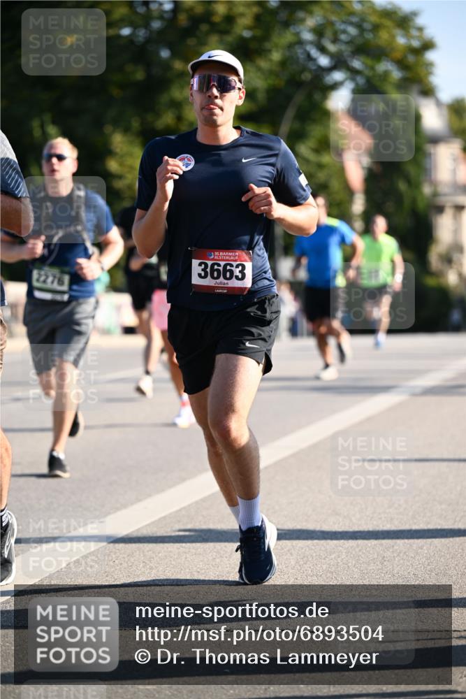 01.09.2024 - BARMER Alsterlauf Dr. Thomas Lammeyer http://msf.ph/oto/6893504 01.09.2024 09:27:45 Laufen 2276, 35, 3663 meine-sportfotos.de