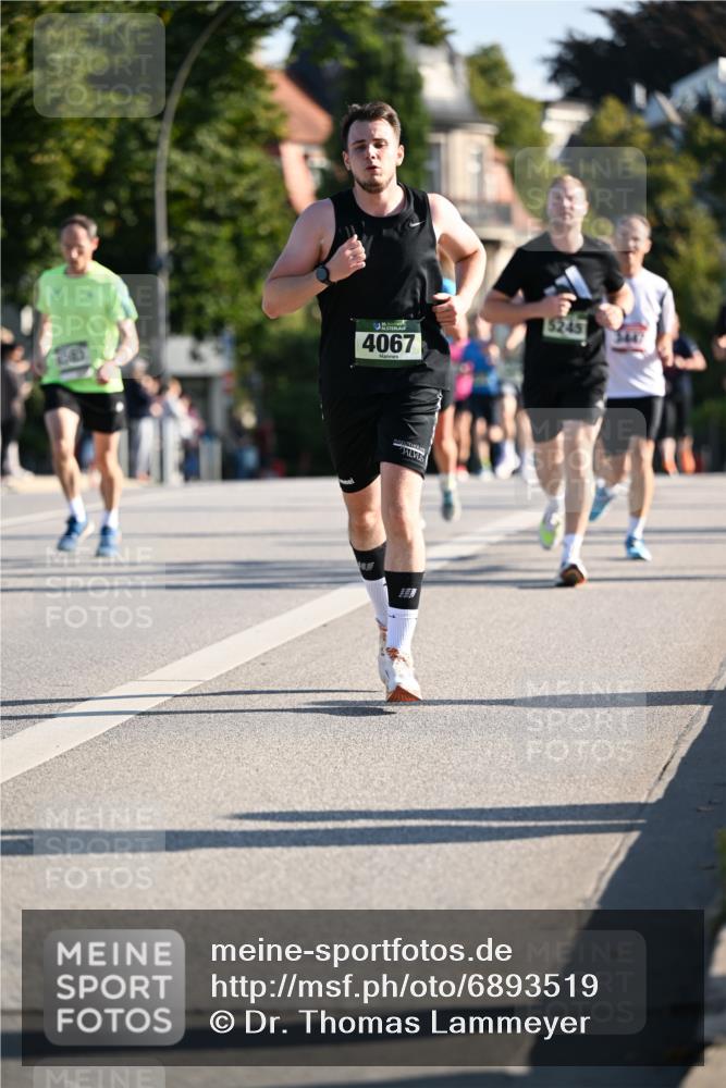 01.09.2024 - BARMER Alsterlauf Dr. Thomas Lammeyer http://msf.ph/oto/6893519 01.09.2024 09:27:48 Laufen 4067, 5245 meine-sportfotos.de