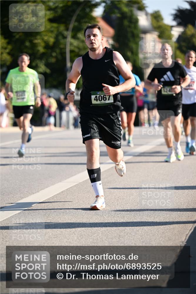 01.09.2024 - BARMER Alsterlauf Dr. Thomas Lammeyer http://msf.ph/oto/6893525 01.09.2024 09:27:48 Laufen 4067 meine-sportfotos.de