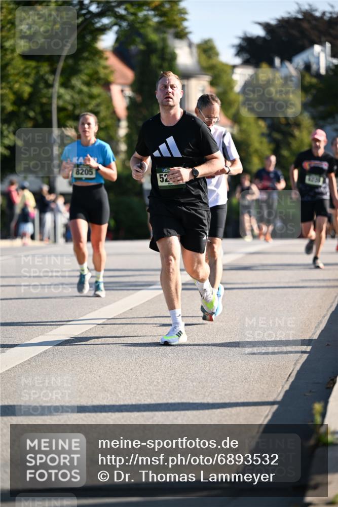 01.09.2024 - BARMER Alsterlauf Dr. Thomas Lammeyer http://msf.ph/oto/6893532 01.09.2024 09:27:50 Laufen 8205, 52 meine-sportfotos.de