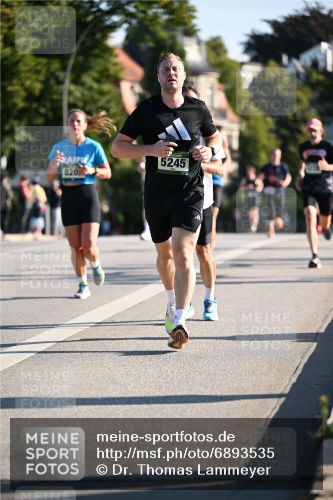 01.09.2024 - BARMER Alsterlauf Dr. Thomas Lammeyer http://msf.ph/oto/6893535 01.09.2024 09:27:50 Laufen 820, 5245 meine-sportfotos.de