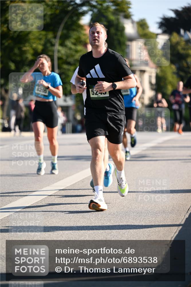 01.09.2024 - BARMER Alsterlauf Dr. Thomas Lammeyer http://msf.ph/oto/6893538 01.09.2024 09:27:50 Laufen 8205, 5243 meine-sportfotos.de