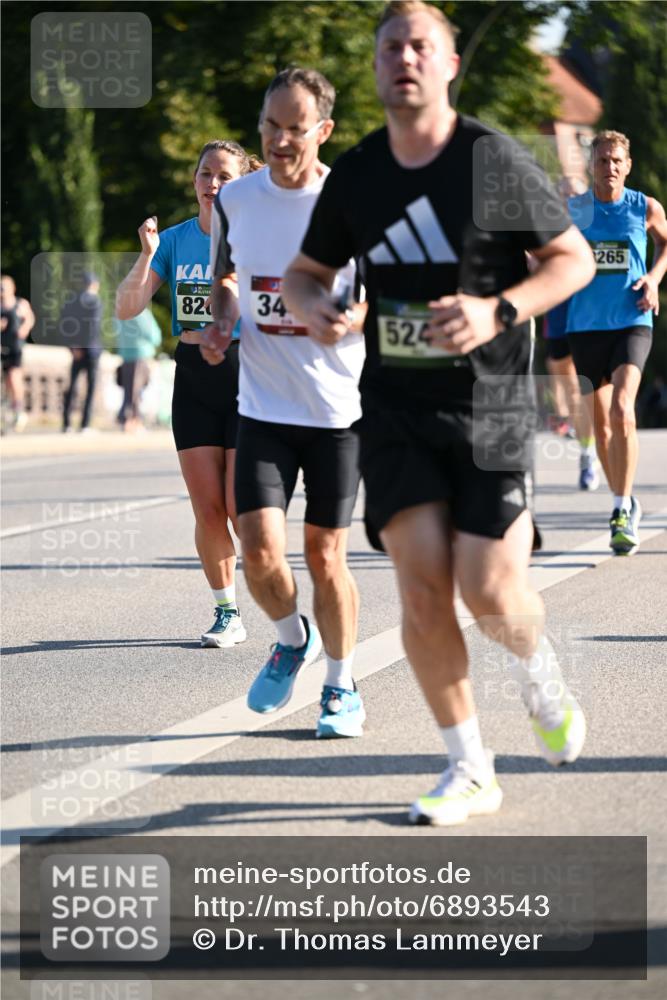 01.09.2024 - BARMER Alsterlauf Dr. Thomas Lammeyer http://msf.ph/oto/6893543 01.09.2024 09:27:51 Laufen 82, 34, 524, 265 meine-sportfotos.de