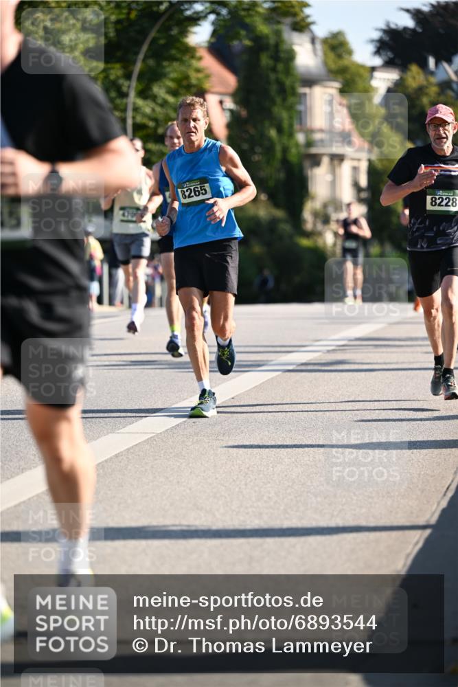 01.09.2024 - BARMER Alsterlauf Dr. Thomas Lammeyer http://msf.ph/oto/6893544 01.09.2024 09:27:52 Laufen 8265, 15, 8228 meine-sportfotos.de