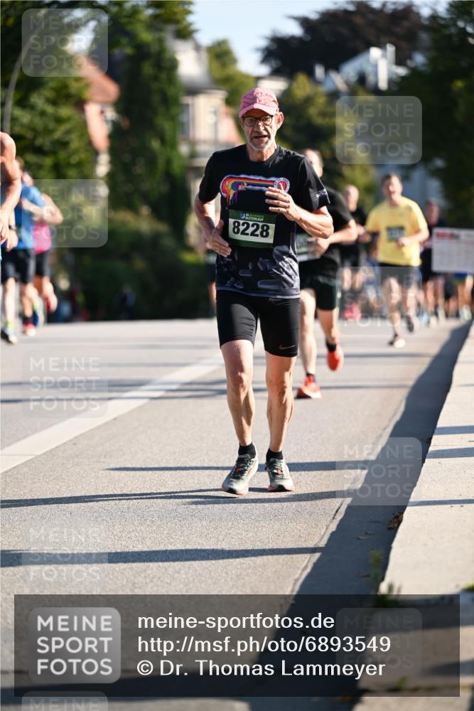 01.09.2024 - BARMER Alsterlauf Dr. Thomas Lammeyer http://msf.ph/oto/6893549 01.09.2024 09:27:53 Laufen 8228 meine-sportfotos.de
