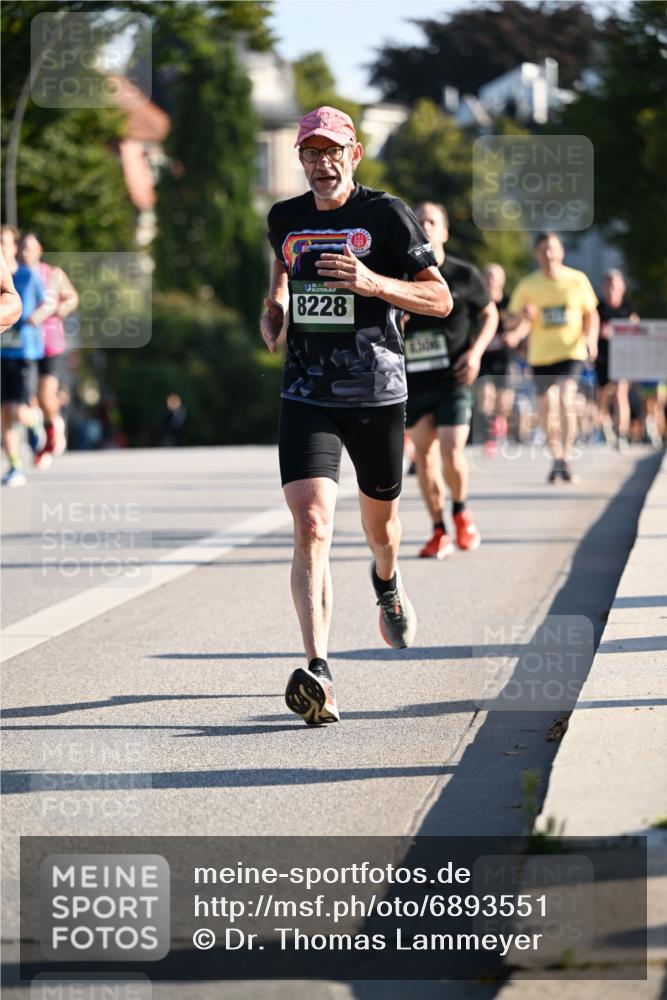 01.09.2024 - BARMER Alsterlauf Dr. Thomas Lammeyer http://msf.ph/oto/6893551 01.09.2024 09:27:53 Laufen 8228 meine-sportfotos.de