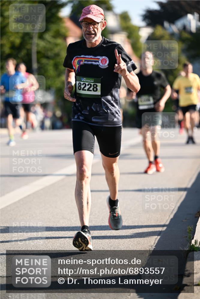 01.09.2024 - BARMER Alsterlauf Dr. Thomas Lammeyer http://msf.ph/oto/6893557 01.09.2024 09:27:53 Laufen 35, 8228, 1910 meine-sportfotos.de