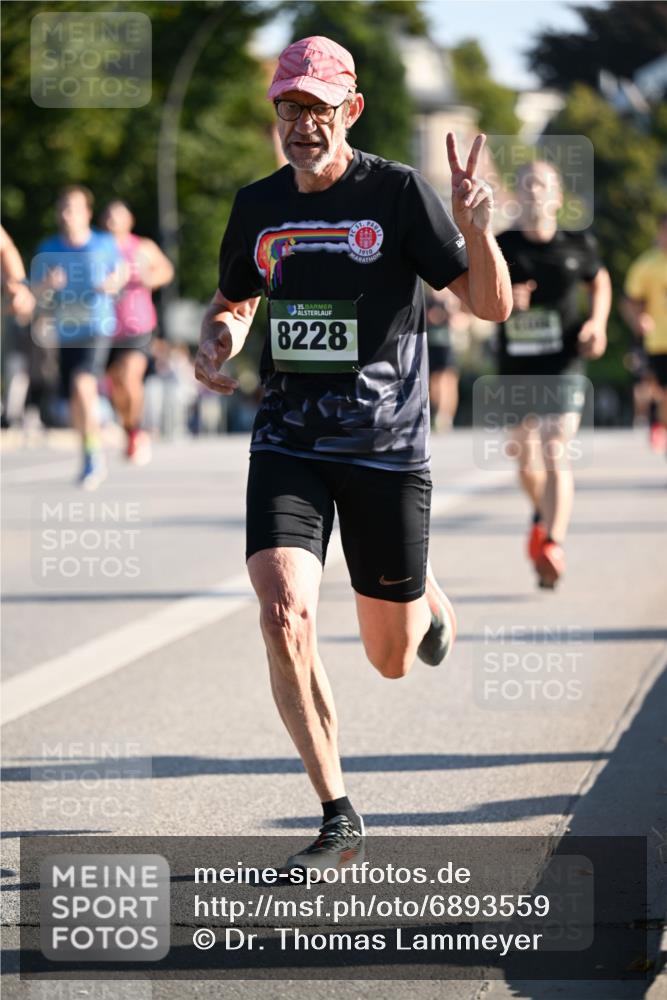 01.09.2024 - BARMER Alsterlauf Dr. Thomas Lammeyer http://msf.ph/oto/6893559 01.09.2024 09:27:54 Laufen 635, 8228, 1910 meine-sportfotos.de