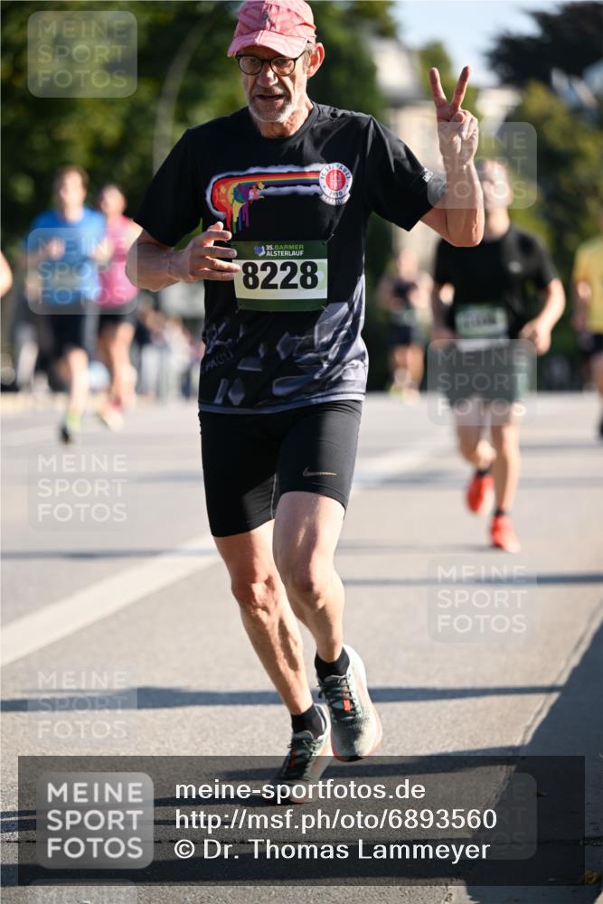 01.09.2024 - BARMER Alsterlauf Dr. Thomas Lammeyer http://msf.ph/oto/6893560 01.09.2024 09:27:54 Laufen 35, 8228, 1910 meine-sportfotos.de