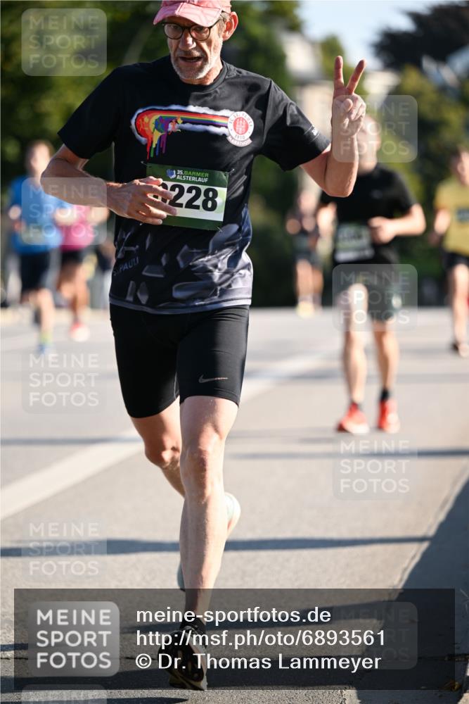 01.09.2024 - BARMER Alsterlauf Dr. Thomas Lammeyer http://msf.ph/oto/6893561 01.09.2024 09:27:54 Laufen 35, 228 meine-sportfotos.de