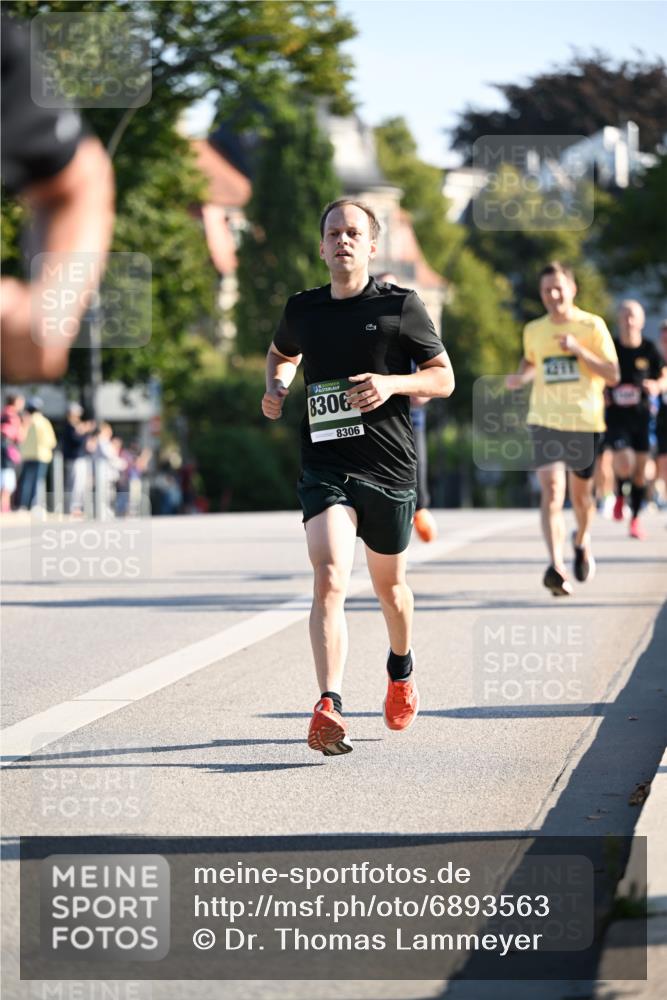 01.09.2024 - BARMER Alsterlauf Dr. Thomas Lammeyer http://msf.ph/oto/6893563 01.09.2024 09:27:55 Laufen 8306, 8306, 33, 1211 meine-sportfotos.de