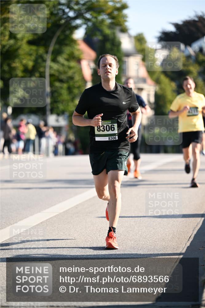 01.09.2024 - BARMER Alsterlauf Dr. Thomas Lammeyer http://msf.ph/oto/6893566 01.09.2024 09:27:55 Laufen 35, 8306, 8306 meine-sportfotos.de