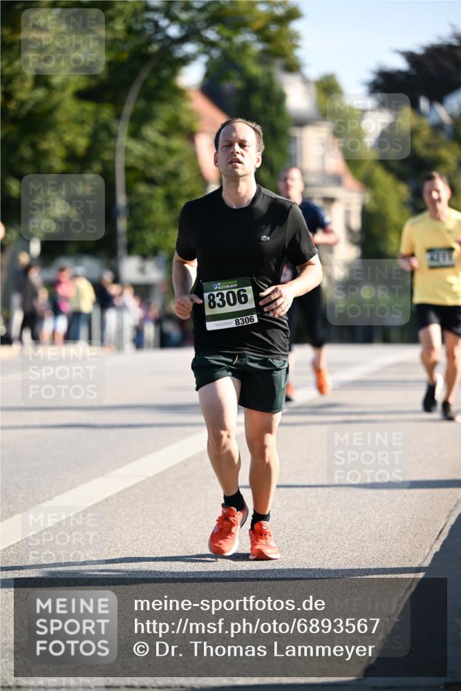 01.09.2024 - BARMER Alsterlauf Dr. Thomas Lammeyer http://msf.ph/oto/6893567 01.09.2024 09:27:55 Laufen 135, 8306, 8306, 7211 meine-sportfotos.de