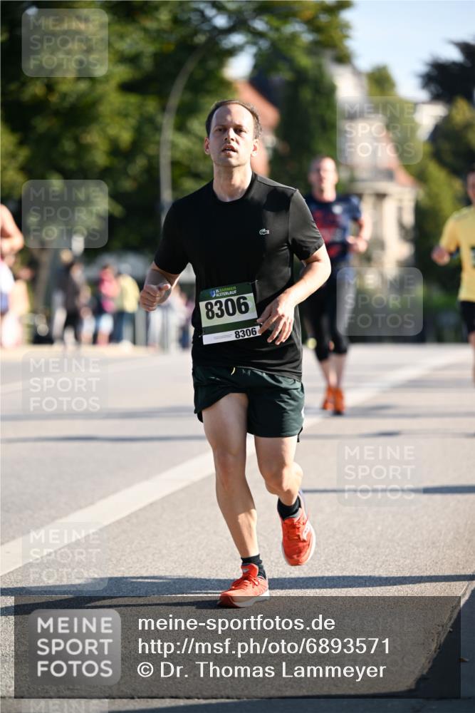01.09.2024 - BARMER Alsterlauf Dr. Thomas Lammeyer http://msf.ph/oto/6893571 01.09.2024 09:27:55 Laufen 135, 8306, 8306, 3 meine-sportfotos.de