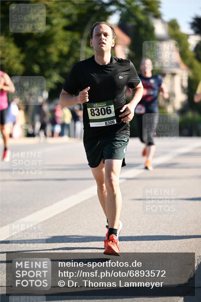01.09.2024 - BARMER Alsterlauf Dr. Thomas Lammeyer http://msf.ph/oto/6893572 01.09.2024 09:27:55 Laufen 35, 8306, 8306 meine-sportfotos.de
