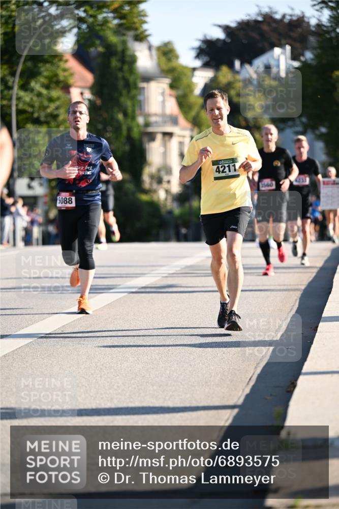 01.09.2024 - BARMER Alsterlauf Dr. Thomas Lammeyer http://msf.ph/oto/6893575 01.09.2024 09:27:56 Laufen 5088, 4211, 4233, 1560 meine-sportfotos.de