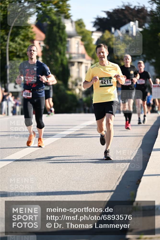 01.09.2024 - BARMER Alsterlauf Dr. Thomas Lammeyer http://msf.ph/oto/6893576 01.09.2024 09:27:56 Laufen 4211, 5088, 1560 meine-sportfotos.de