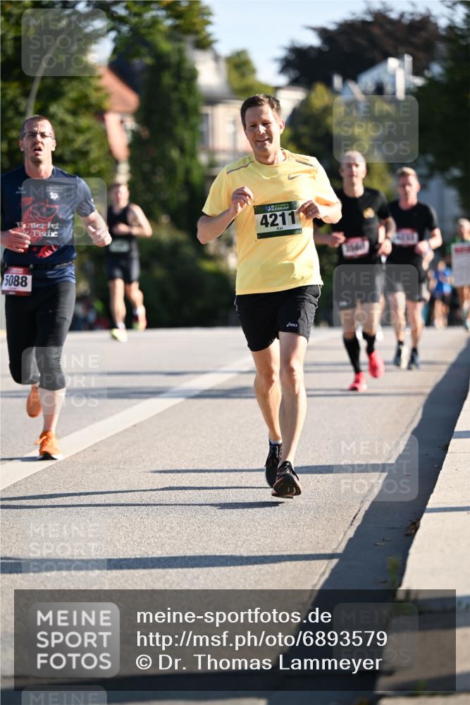 01.09.2024 - BARMER Alsterlauf Dr. Thomas Lammeyer http://msf.ph/oto/6893579 01.09.2024 09:27:57 Laufen 4211, 5088 meine-sportfotos.de