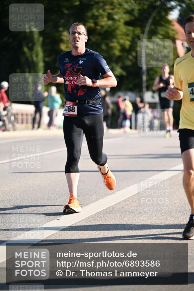 01.09.2024 - BARMER Alsterlauf Dr. Thomas Lammeyer http://msf.ph/oto/6893586 01.09.2024 09:27:58 Laufen 10, 5088, 4 meine-sportfotos.de