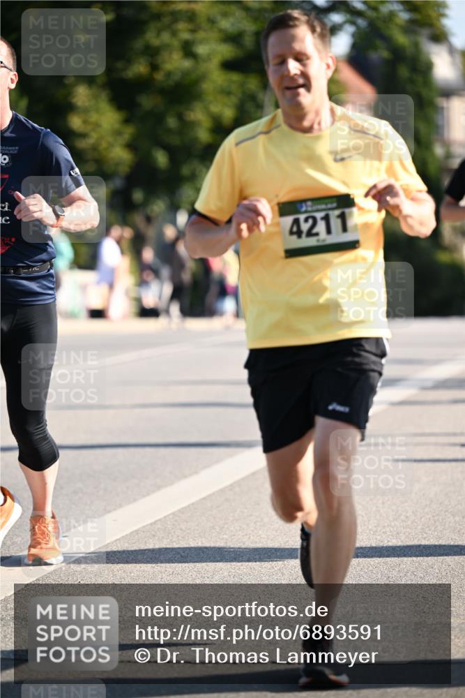 01.09.2024 - BARMER Alsterlauf Dr. Thomas Lammeyer http://msf.ph/oto/6893591 01.09.2024 09:27:58 Laufen 4211 meine-sportfotos.de