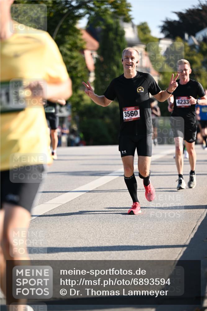 01.09.2024 - BARMER Alsterlauf Dr. Thomas Lammeyer http://msf.ph/oto/6893594 01.09.2024 09:27:59 Laufen 3560, 4233 meine-sportfotos.de