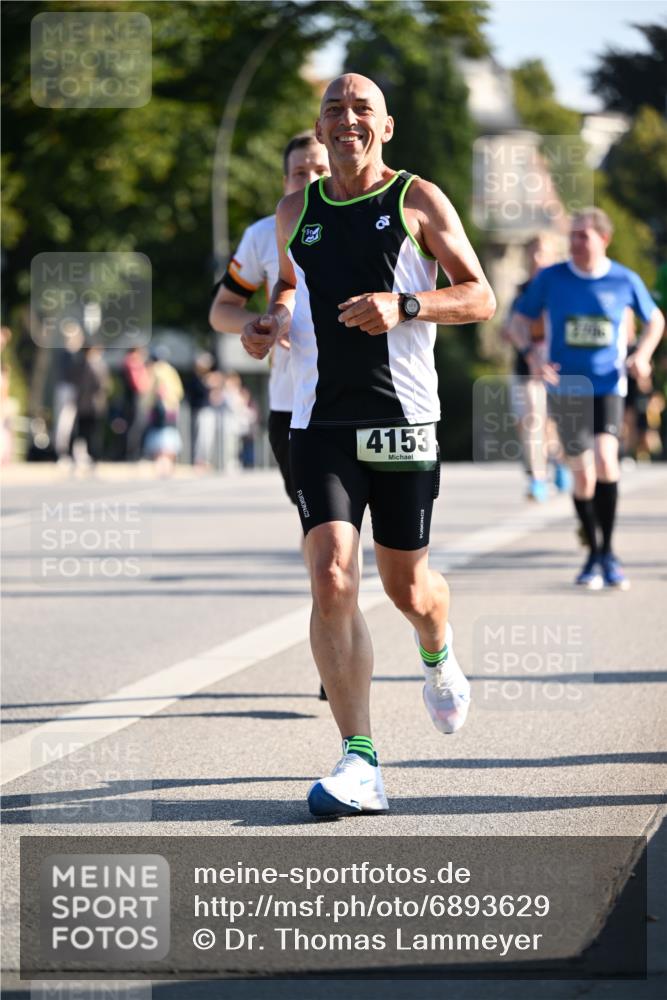 01.09.2024 - BARMER Alsterlauf Dr. Thomas Lammeyer http://msf.ph/oto/6893629 01.09.2024 09:28:04 Laufen 4153 meine-sportfotos.de