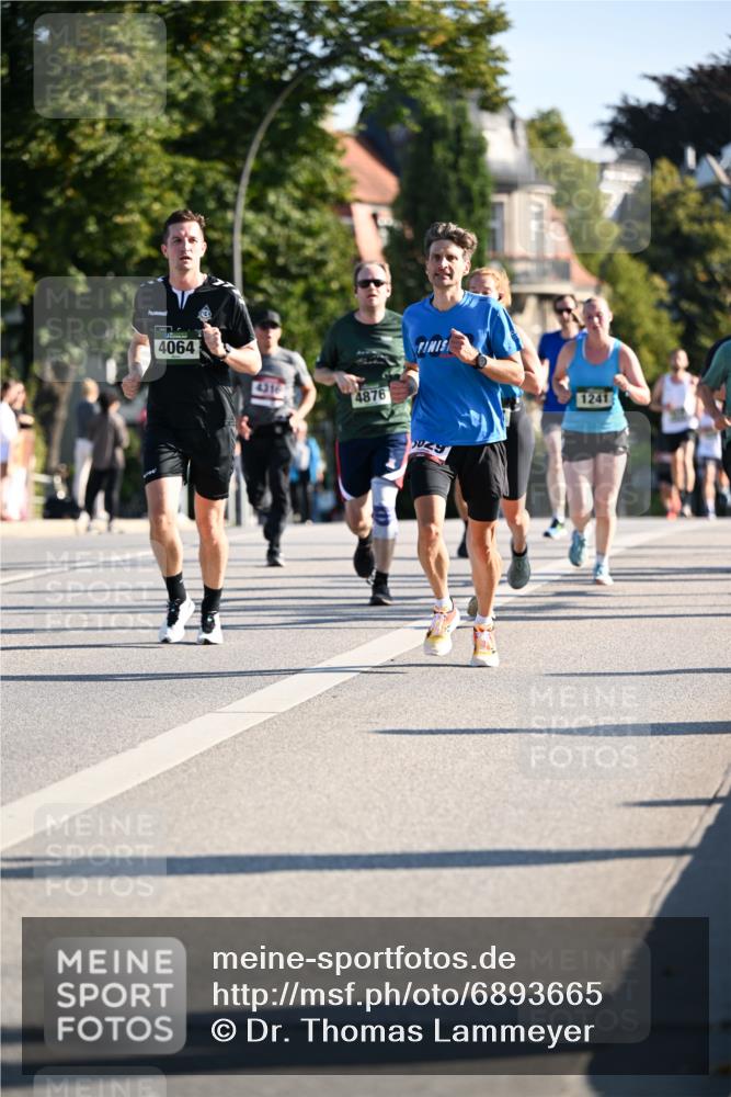01.09.2024 - BARMER Alsterlauf Dr. Thomas Lammeyer http://msf.ph/oto/6893665 01.09.2024 09:28:13 Laufen 4064, 4316, 4876, 1241 meine-sportfotos.de