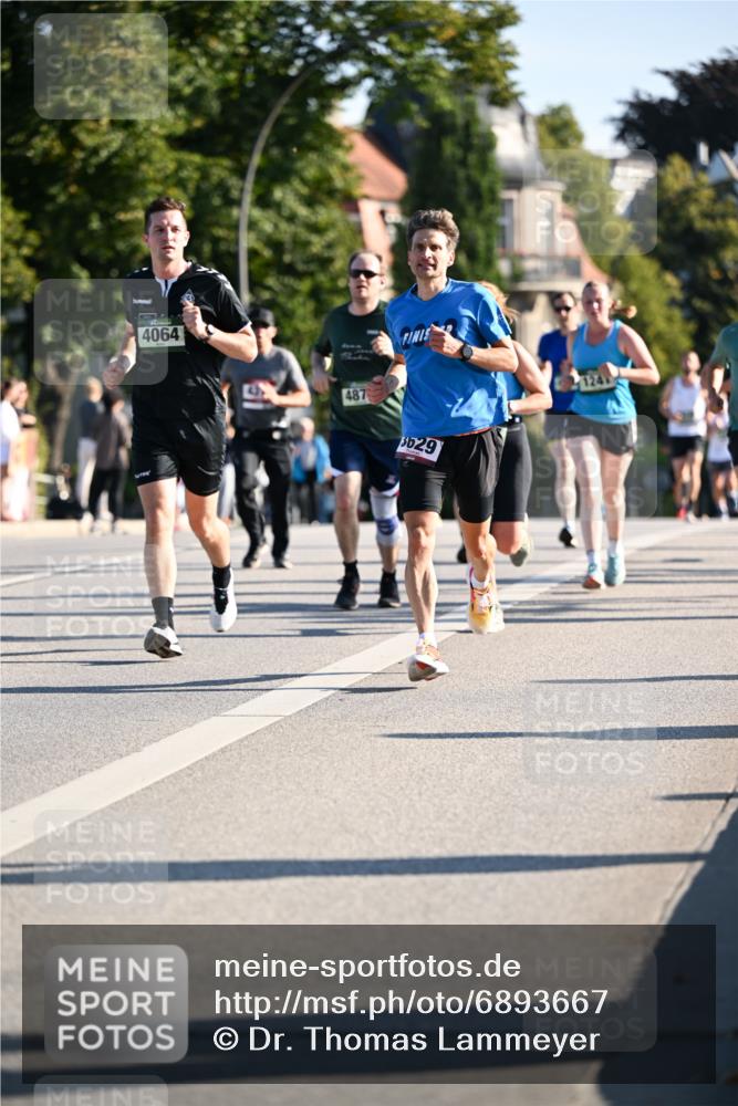 01.09.2024 - BARMER Alsterlauf Dr. Thomas Lammeyer http://msf.ph/oto/6893667 01.09.2024 09:28:13 Laufen 4064, 487, 5629 meine-sportfotos.de