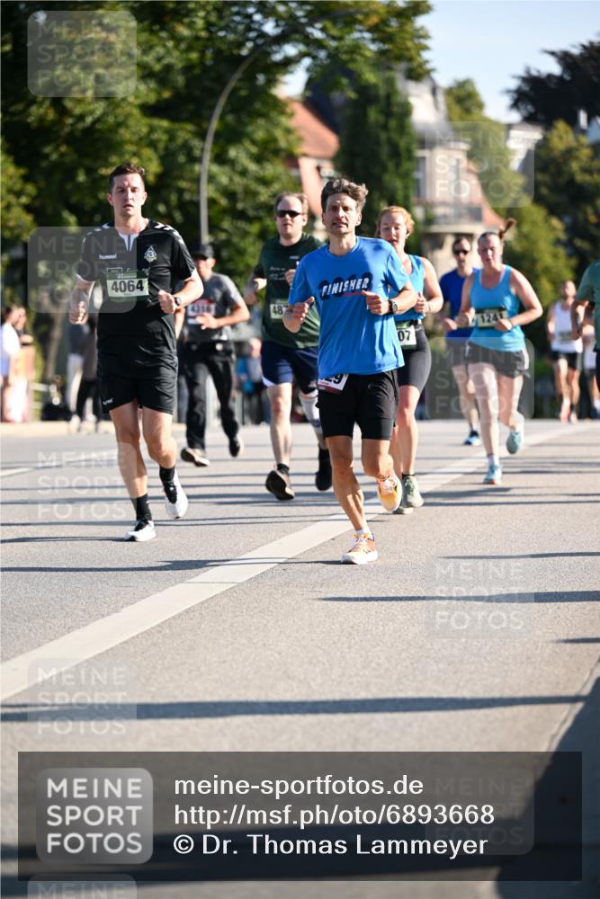 01.09.2024 - BARMER Alsterlauf Dr. Thomas Lammeyer http://msf.ph/oto/6893668 01.09.2024 09:28:13 Laufen 4064, 4216, 487, 07, 1241 meine-sportfotos.de