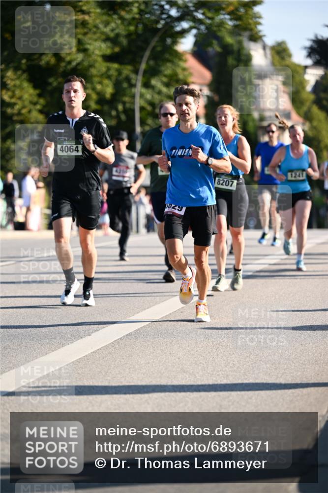 01.09.2024 - BARMER Alsterlauf Dr. Thomas Lammeyer http://msf.ph/oto/6893671 01.09.2024 09:28:13 Laufen 4064, 1241, 8207 meine-sportfotos.de