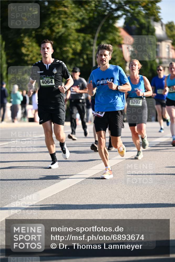 01.09.2024 - BARMER Alsterlauf Dr. Thomas Lammeyer http://msf.ph/oto/6893674 01.09.2024 09:28:13 Laufen 4064, 8207 meine-sportfotos.de