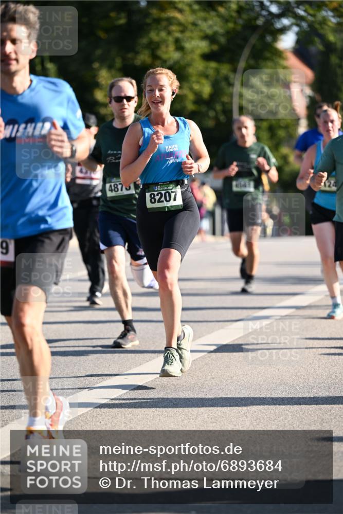 01.09.2024 - BARMER Alsterlauf Dr. Thomas Lammeyer http://msf.ph/oto/6893684 01.09.2024 09:28:15 Laufen 9, 4875, 8207, 124 meine-sportfotos.de