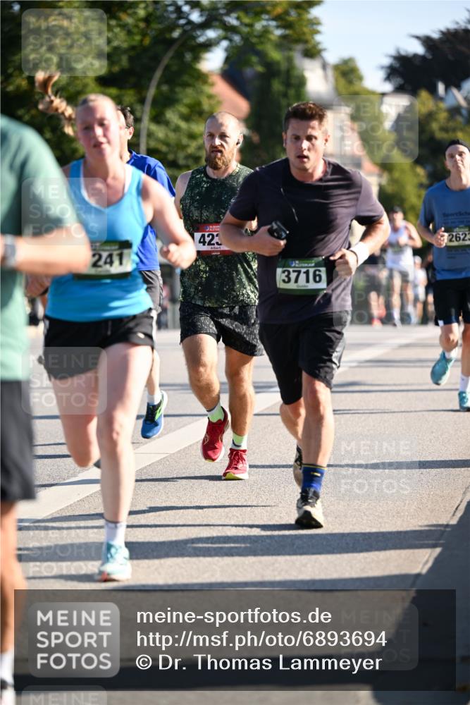 01.09.2024 - BARMER Alsterlauf Dr. Thomas Lammeyer http://msf.ph/oto/6893694 01.09.2024 09:28:17 Laufen 241, 423, 3716, 2623 meine-sportfotos.de