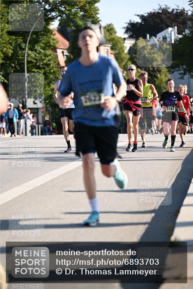 01.09.2024 - BARMER Alsterlauf Dr. Thomas Lammeyer http://msf.ph/oto/6893703 01.09.2024 09:28:19 Laufen 4622, 4183, 45 meine-sportfotos.de