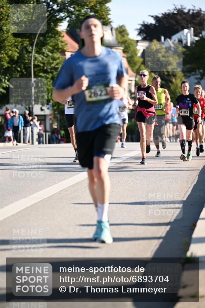 01.09.2024 - BARMER Alsterlauf Dr. Thomas Lammeyer http://msf.ph/oto/6893704 01.09.2024 09:28:19 Laufen 484, 26216, 8153, 51, 4622, 4183 meine-sportfotos.de