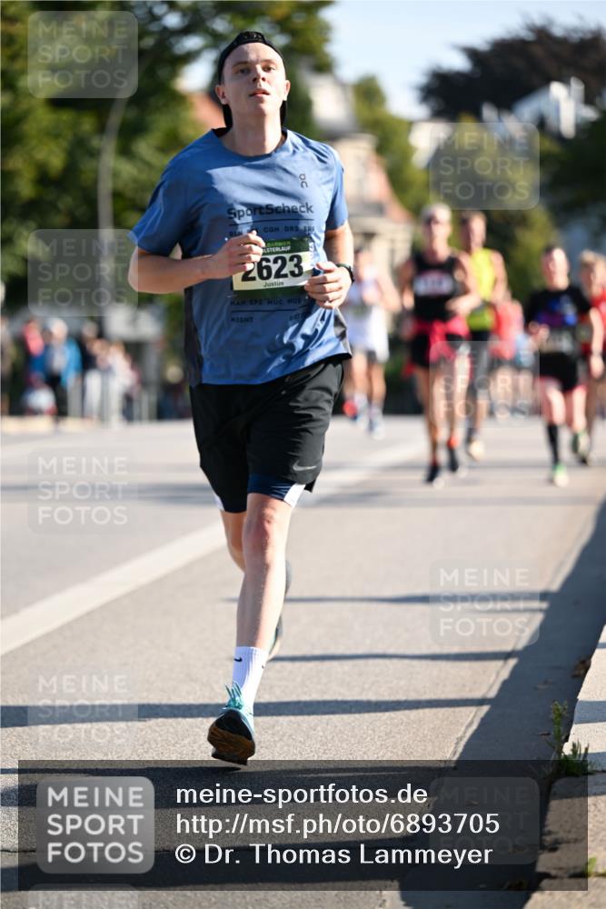 01.09.2024 - BARMER Alsterlauf Dr. Thomas Lammeyer http://msf.ph/oto/6893705 01.09.2024 09:28:19 Laufen 2623 meine-sportfotos.de