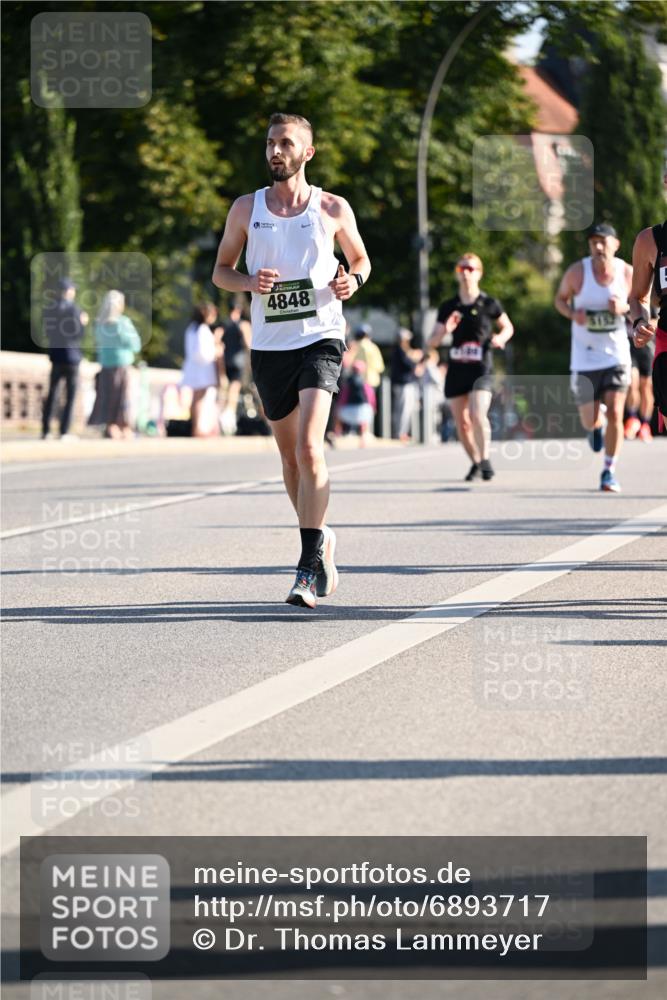 01.09.2024 - BARMER Alsterlauf Dr. Thomas Lammeyer http://msf.ph/oto/6893717 01.09.2024 09:28:21 Laufen 4848, 3132 meine-sportfotos.de