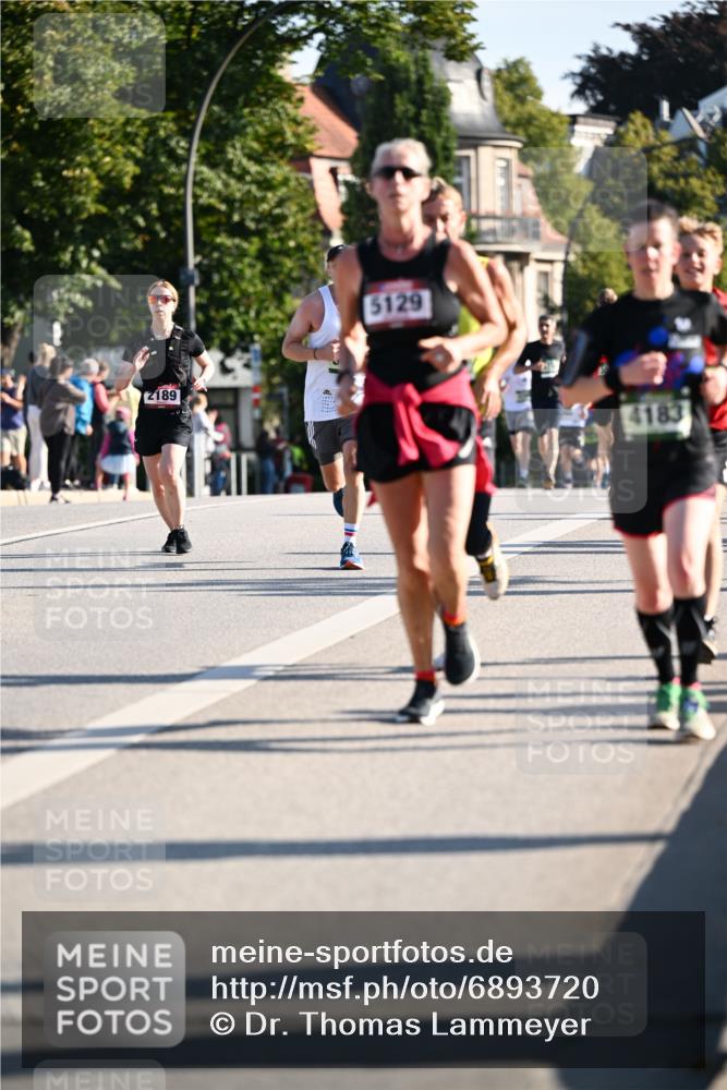 01.09.2024 - BARMER Alsterlauf Dr. Thomas Lammeyer http://msf.ph/oto/6893720 01.09.2024 09:28:22 Laufen 2189, 5129, 4183 meine-sportfotos.de