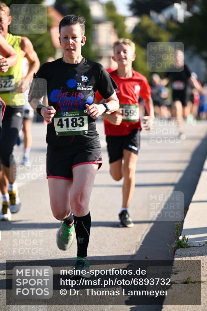 01.09.2024 - BARMER Alsterlauf Dr. Thomas Lammeyer http://msf.ph/oto/6893732 01.09.2024 09:28:23 Laufen 522, 10, 23, 35, 4183, 1596 meine-sportfotos.de