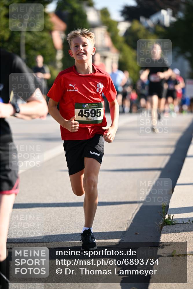 01.09.2024 - BARMER Alsterlauf Dr. Thomas Lammeyer http://msf.ph/oto/6893734 01.09.2024 09:28:24 Laufen 35, 4595 meine-sportfotos.de