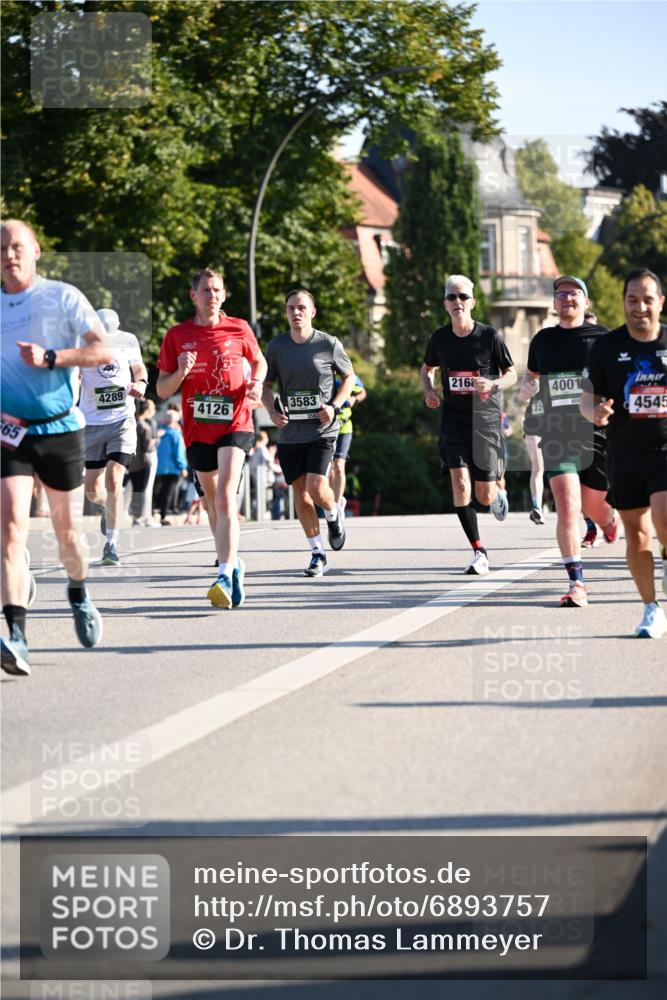 01.09.2024 - BARMER Alsterlauf Dr. Thomas Lammeyer http://msf.ph/oto/6893757 01.09.2024 09:28:30 Laufen 65, 4289, 13, 4126, 3583, 3583, 2168, 22, 4001, 4545 meine-sportfotos.de